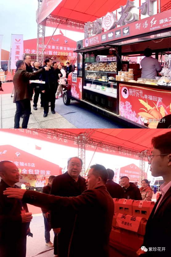 快來(lái)看?。?！??邵陽(yáng)車(chē)展上開(kāi)來(lái)了一輛造型獨(dú)特的電車(chē)