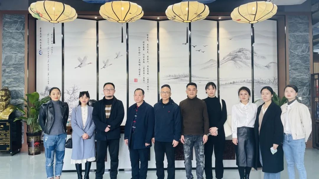 種下梧桐樹，引得鳳凰來