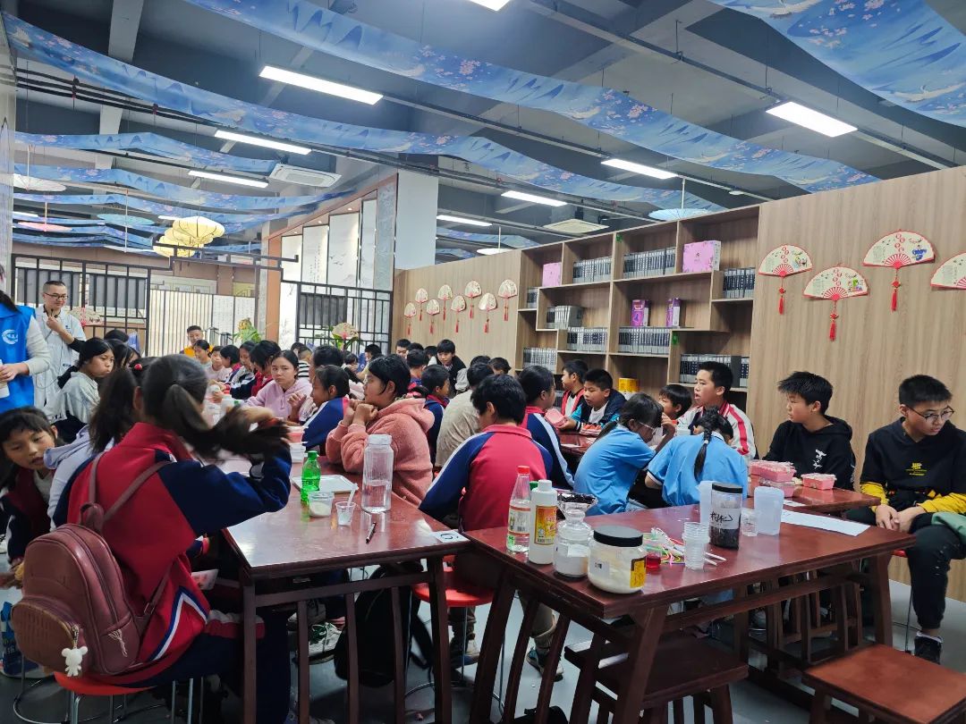 雙清區(qū)“愛心護(hù)航，助夢(mèng)成長(zhǎng)”