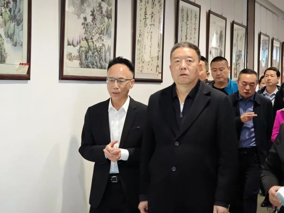 省政協(xié)主席毛萬春一行領導蒞臨天香生物調(diào)研考察“中醫(yī)藥+科技創(chuàng)新+工業(yè)文旅”