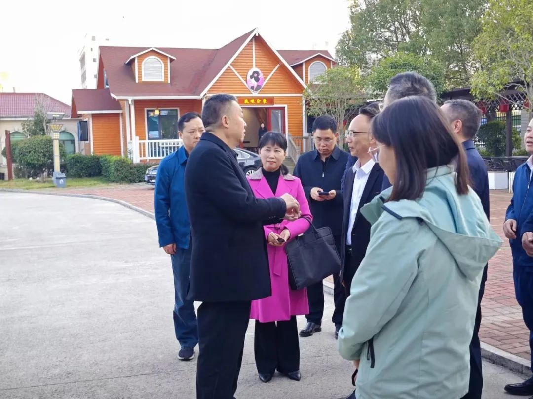 省政協(xié)主席毛萬春一行領導蒞臨天香生物調(diào)研考察“中醫(yī)藥+科技創(chuàng)新+工業(yè)文旅”